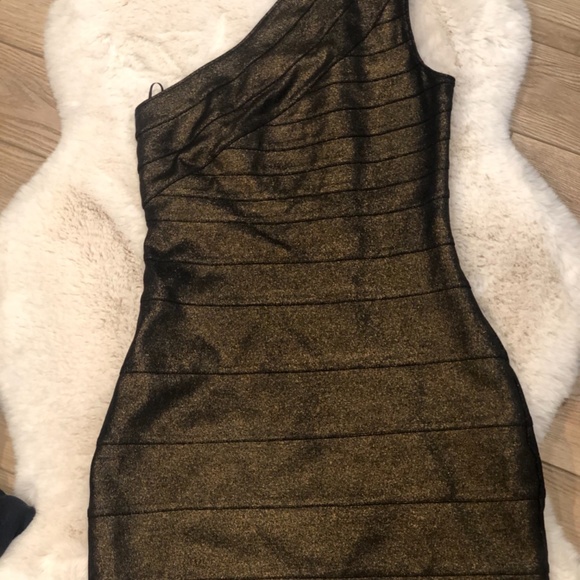 Express shimmering gold off shoulder dress - Picture 2 of 2